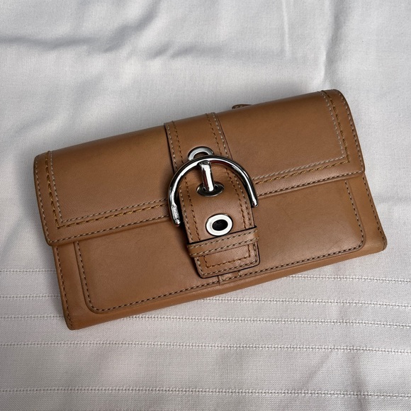 Vintage Coach Camel Leather Soho Buckle Slim Envelope Wallet - Picture 2 of 14